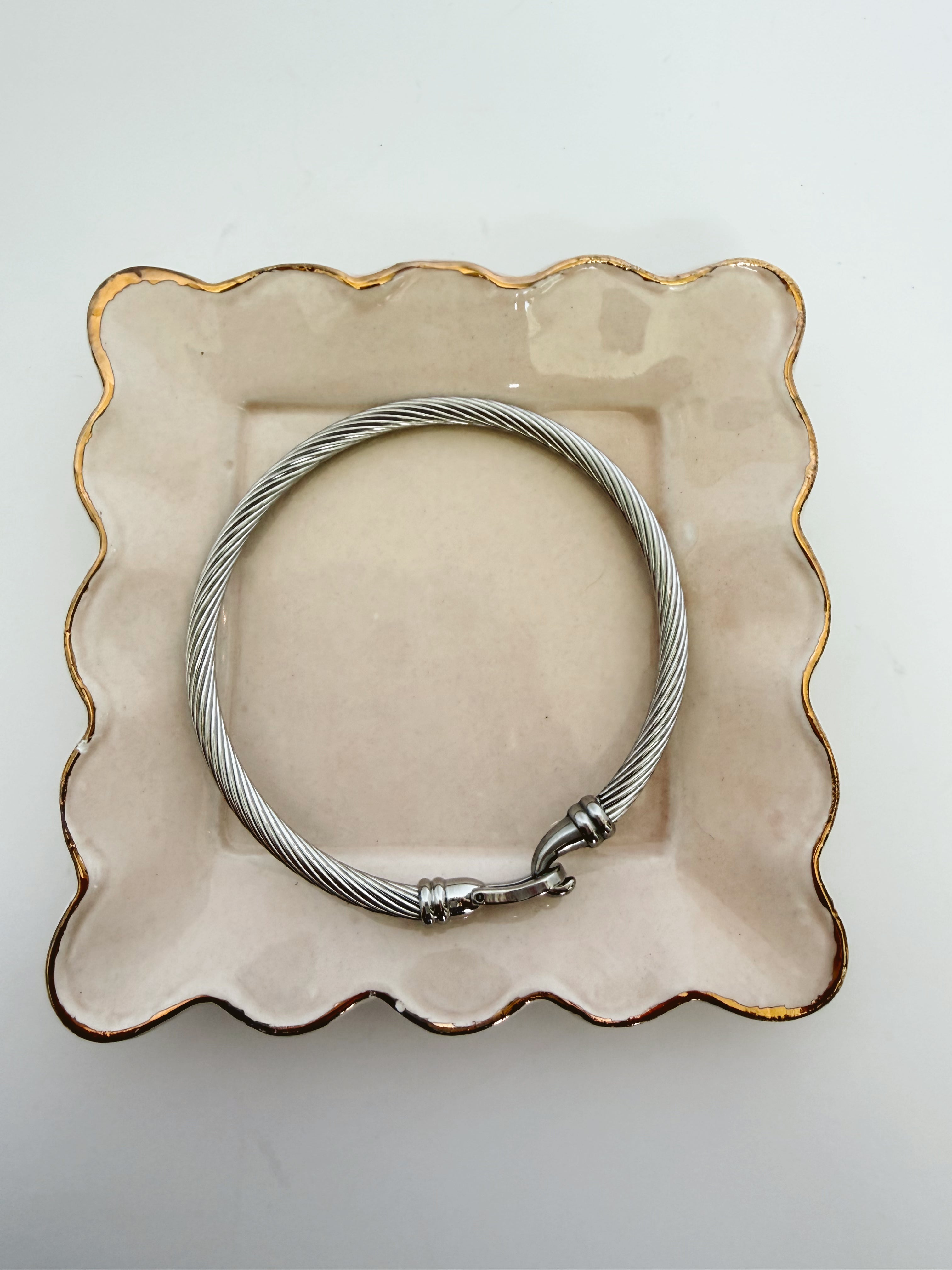 Silver Buckle Clasp Bangle