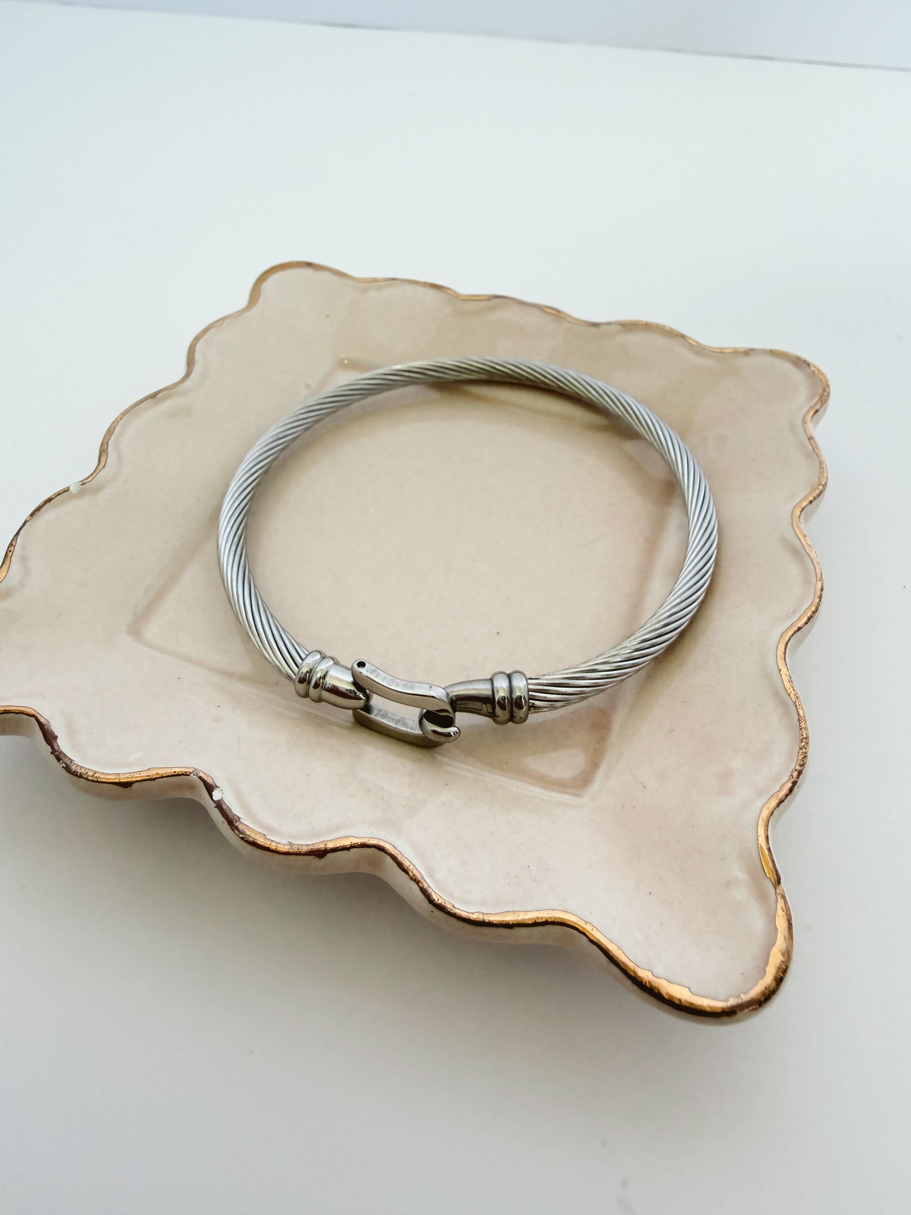 Silver Buckle Clasp Bangle