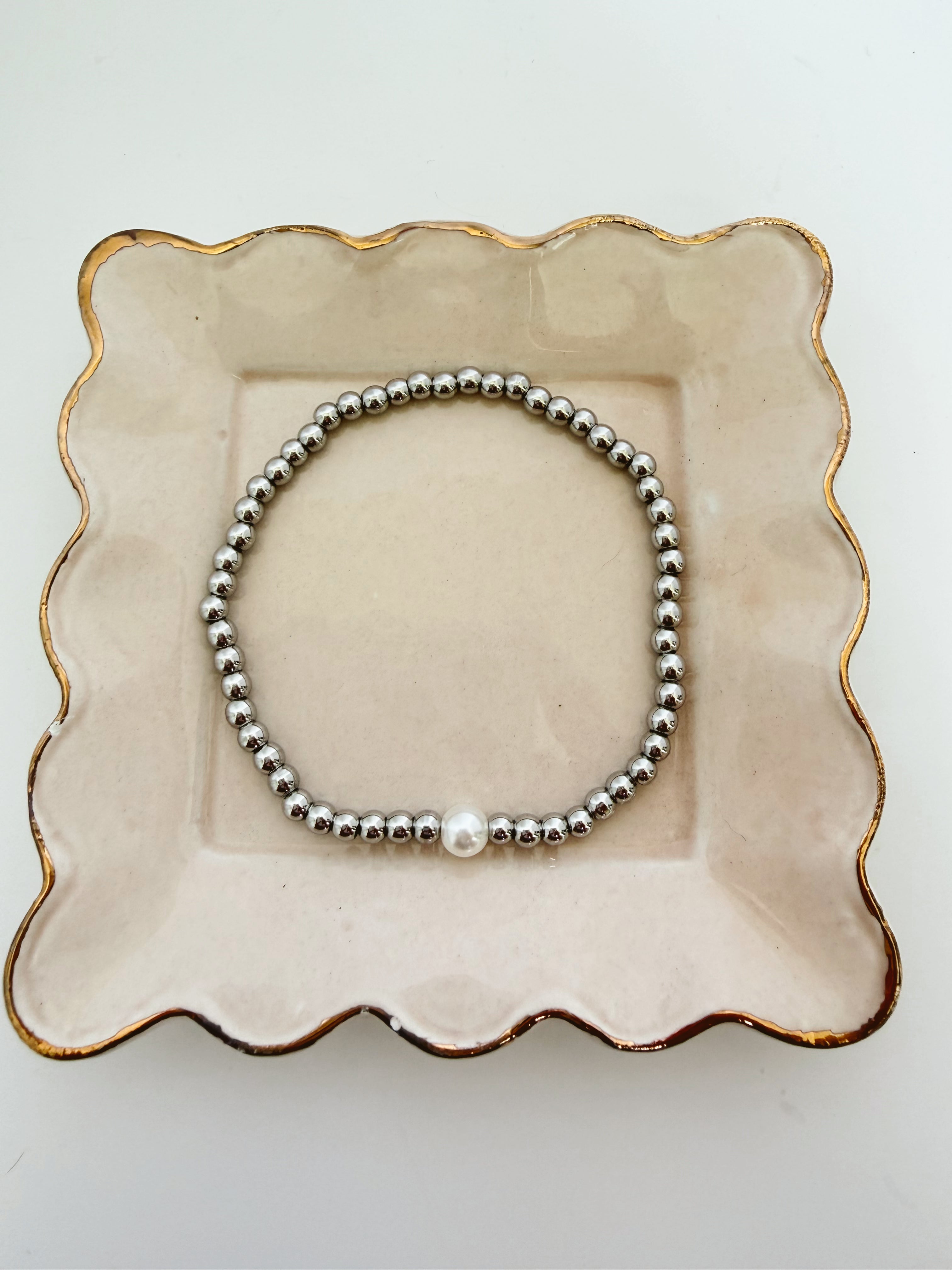 Wanda Pearl Bracelet