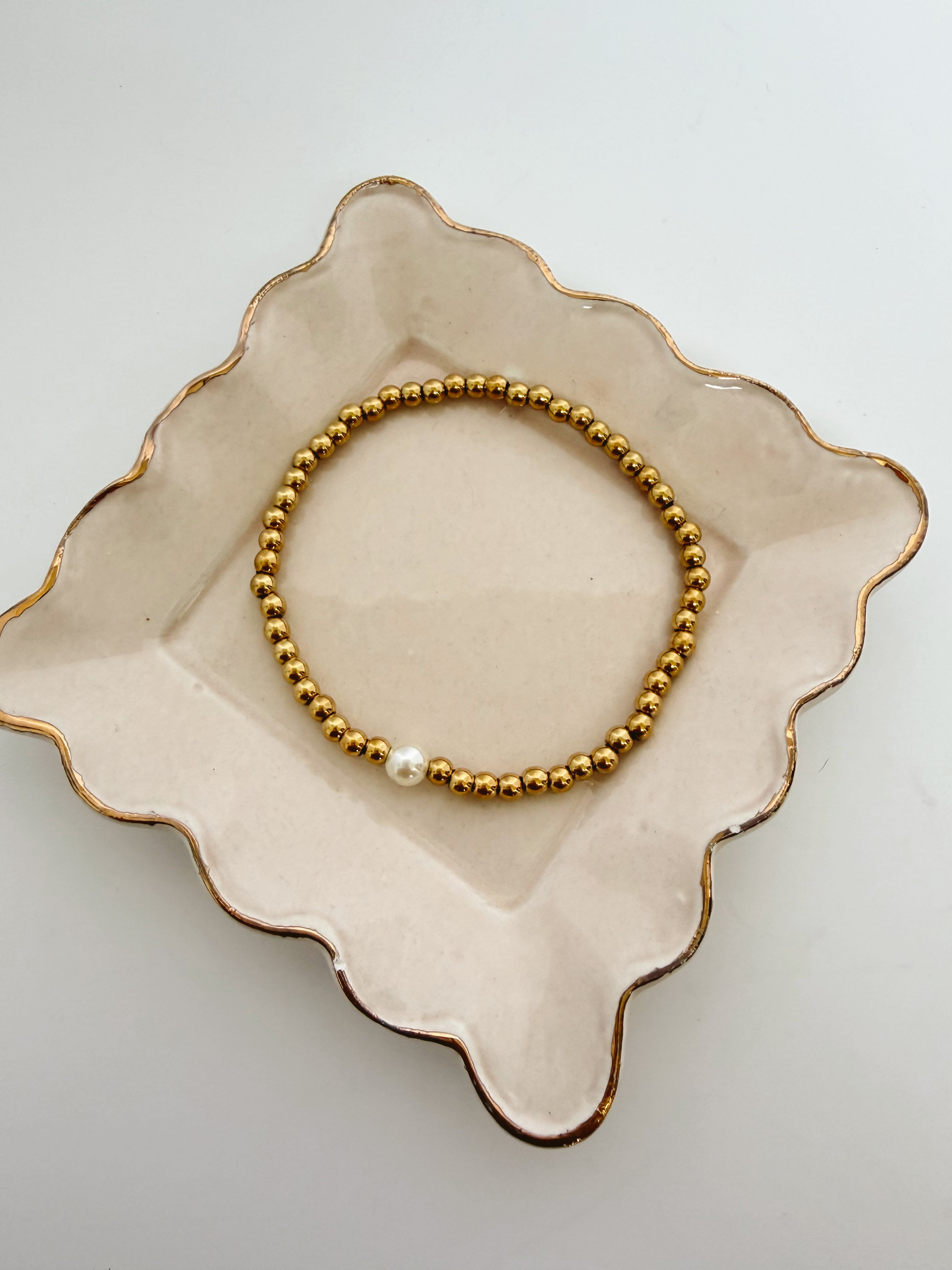 Wanda Pearl Bracelet