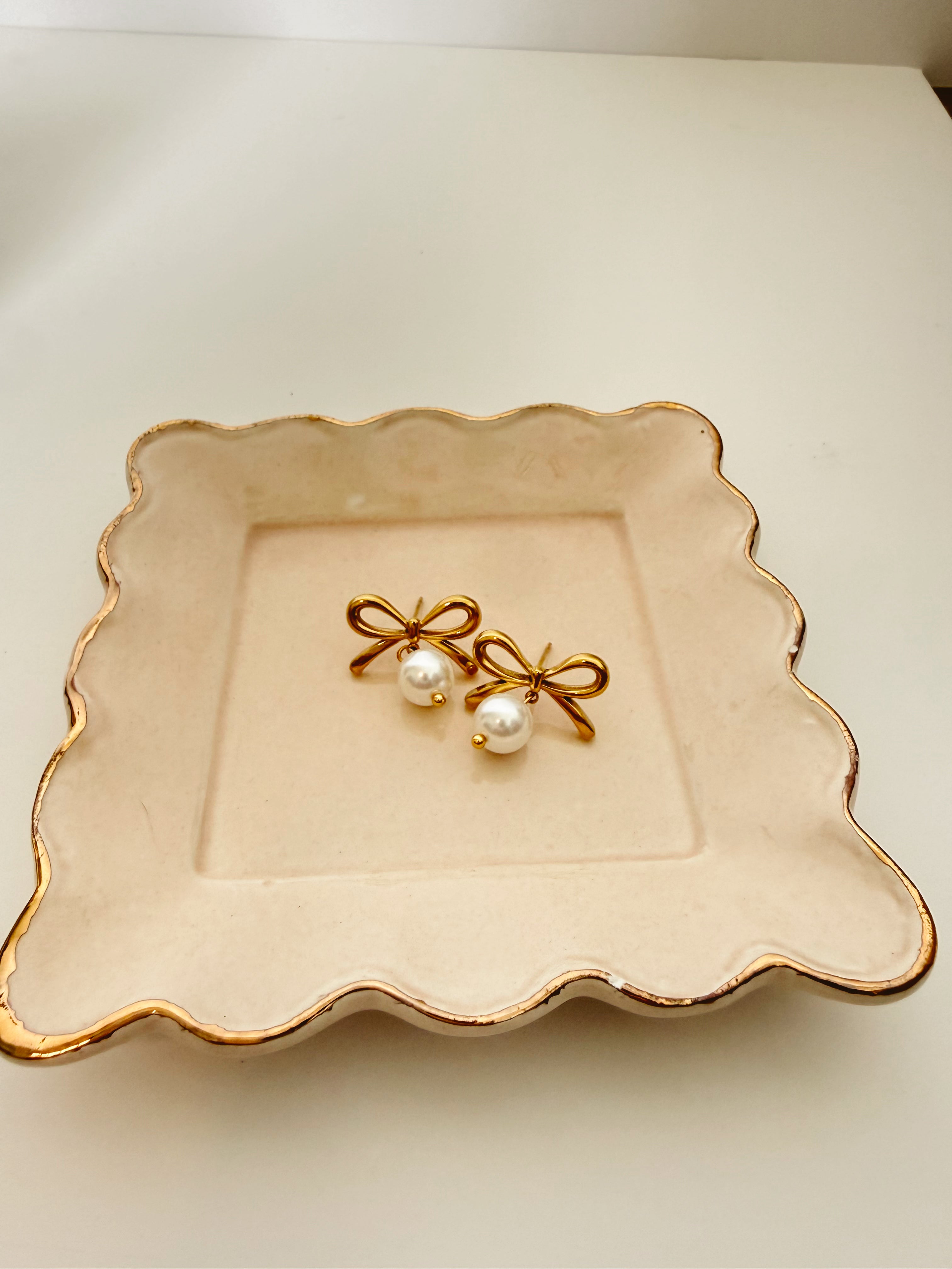 Bow Pearl Earrings